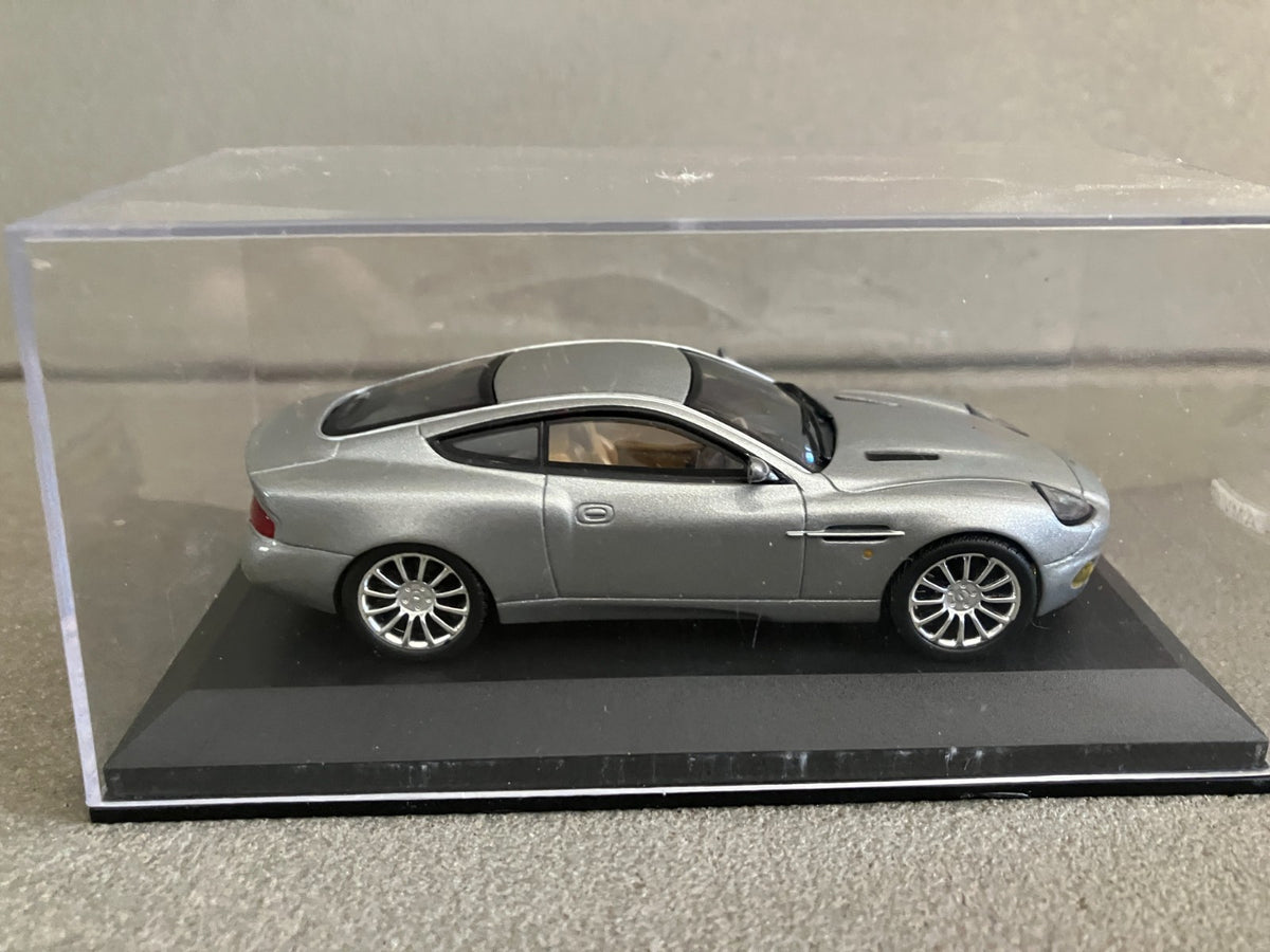 Voiture Miniature Aston Martin V12 Vanquish au 1/43