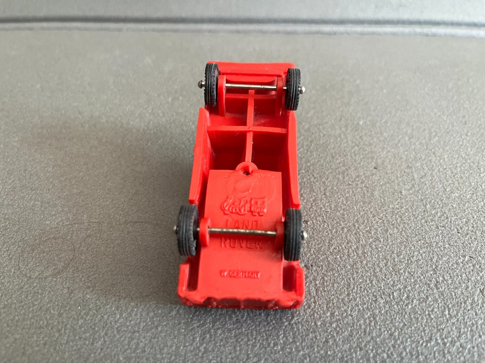 Voiture Miniature Ancien Land Rover Vinyl Line Germany Plastique Gomme Tomte