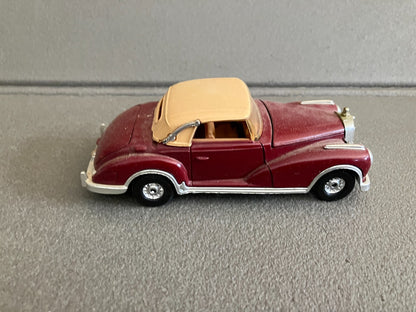 Ancienne Miniature Voiture Mercedes Benz 300S Corgi 1/36