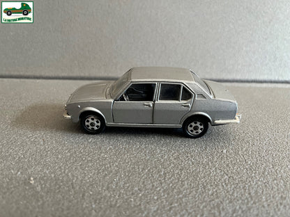 Ancienne Miniature Voiture Alfa Romeo Alfetta A76 Mebetoys Italy 1/43