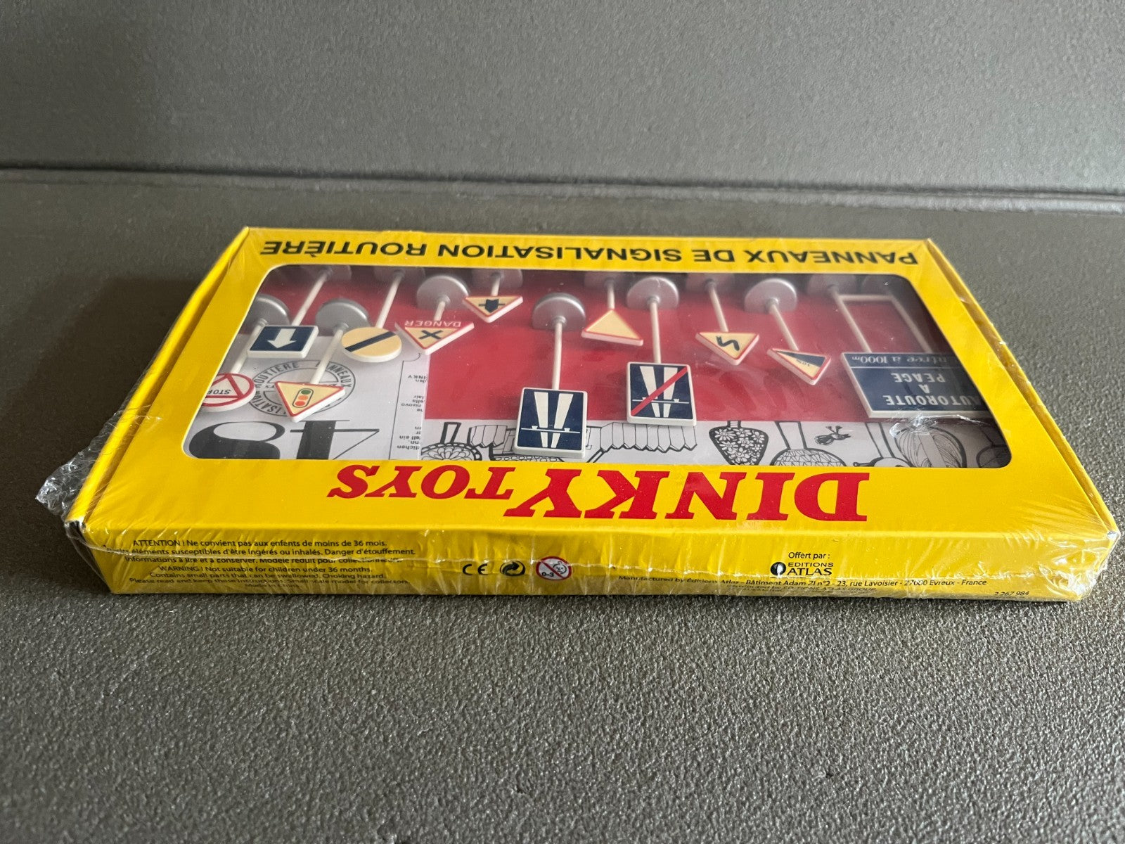 Voiture miniature panneaux de signalisation routière Dinky Toys Atlas