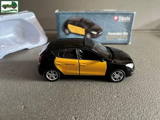 Voiture Miniature Hyundai I30 Barcelone Taxi du Monde Welly au 1/38