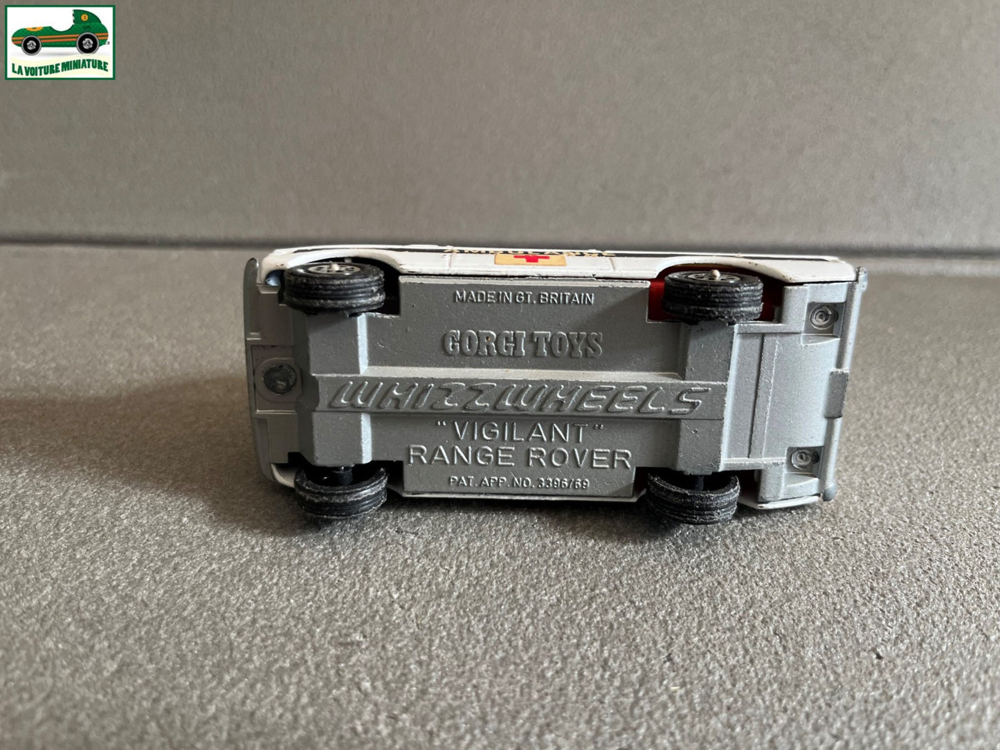 Ancienne Voiture Miniature Corgi Toys Whizzwheels Vigilant Range Rover Ambulance