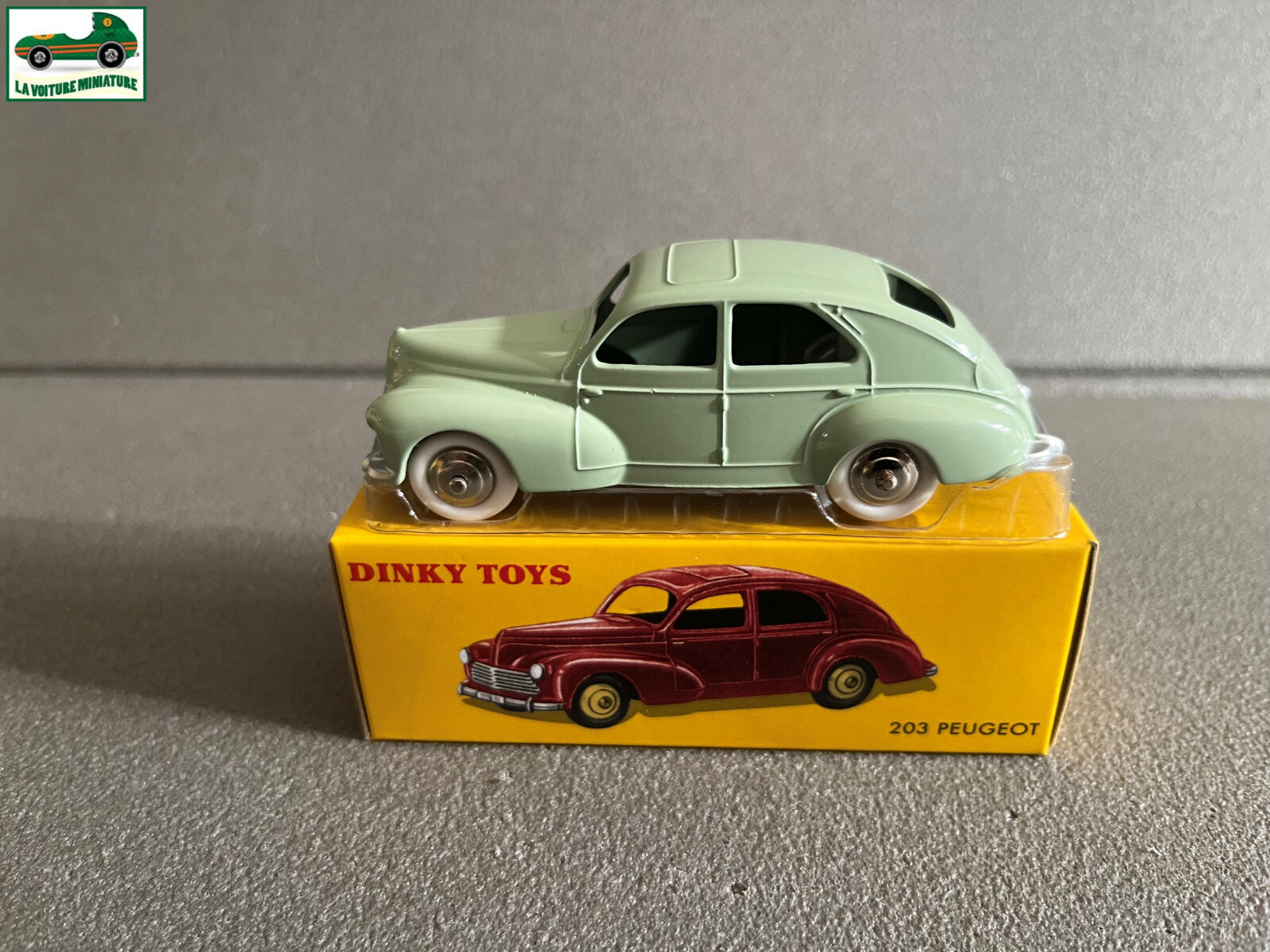 Voiture miniature Peugeot 203 24R Dinky Toys Atlas