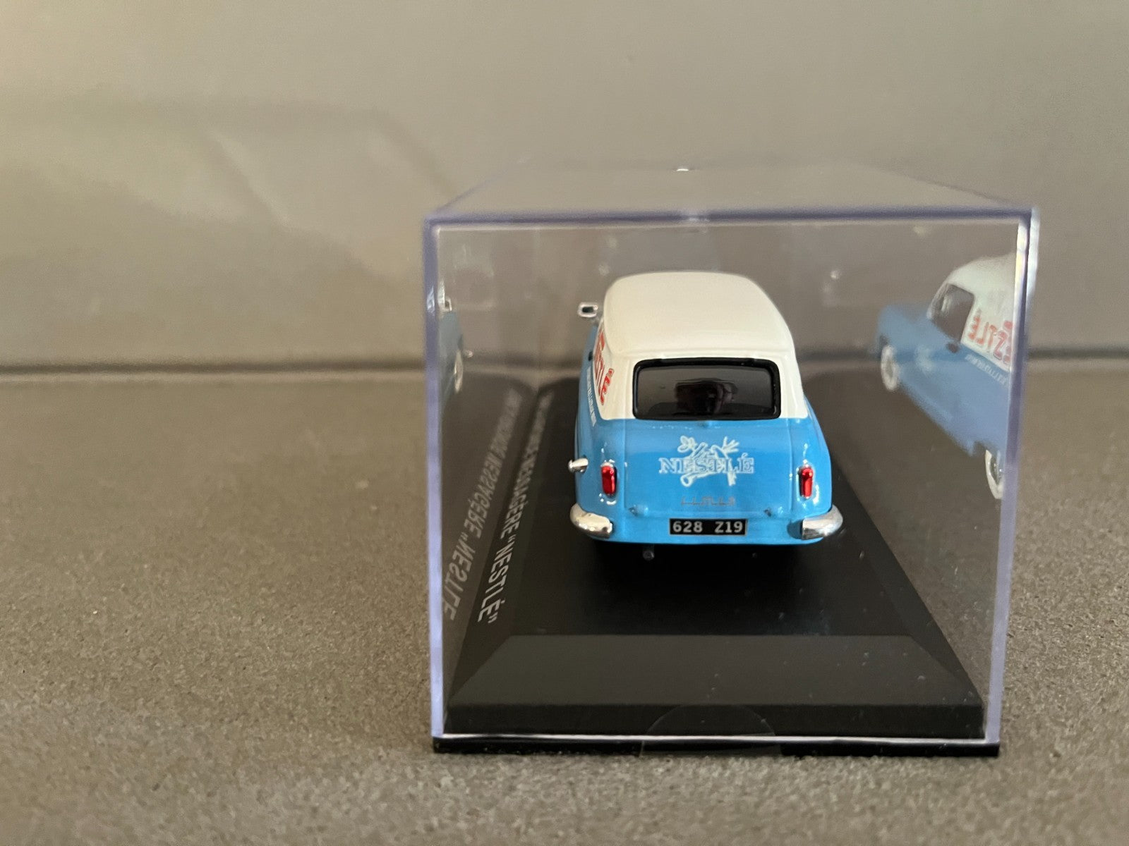 Voiture Miniature Simca Aronde Messagère Nestlé Altaya au 1/43
