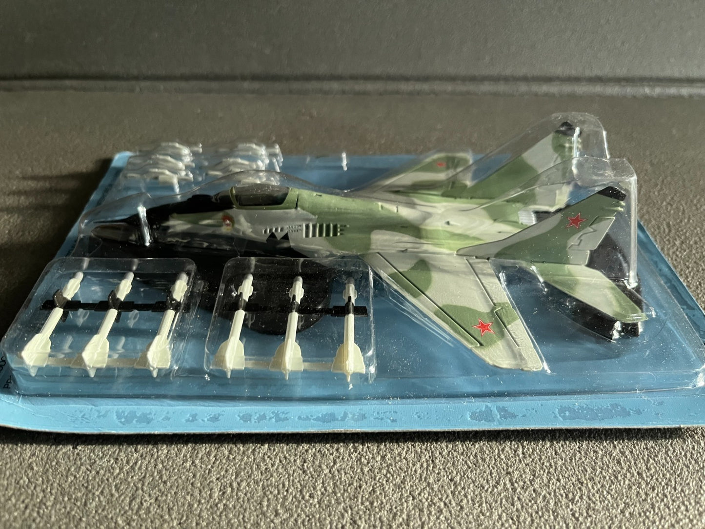Avion miniature Militaire  Mig-29 Fabbri Italeri 1/100