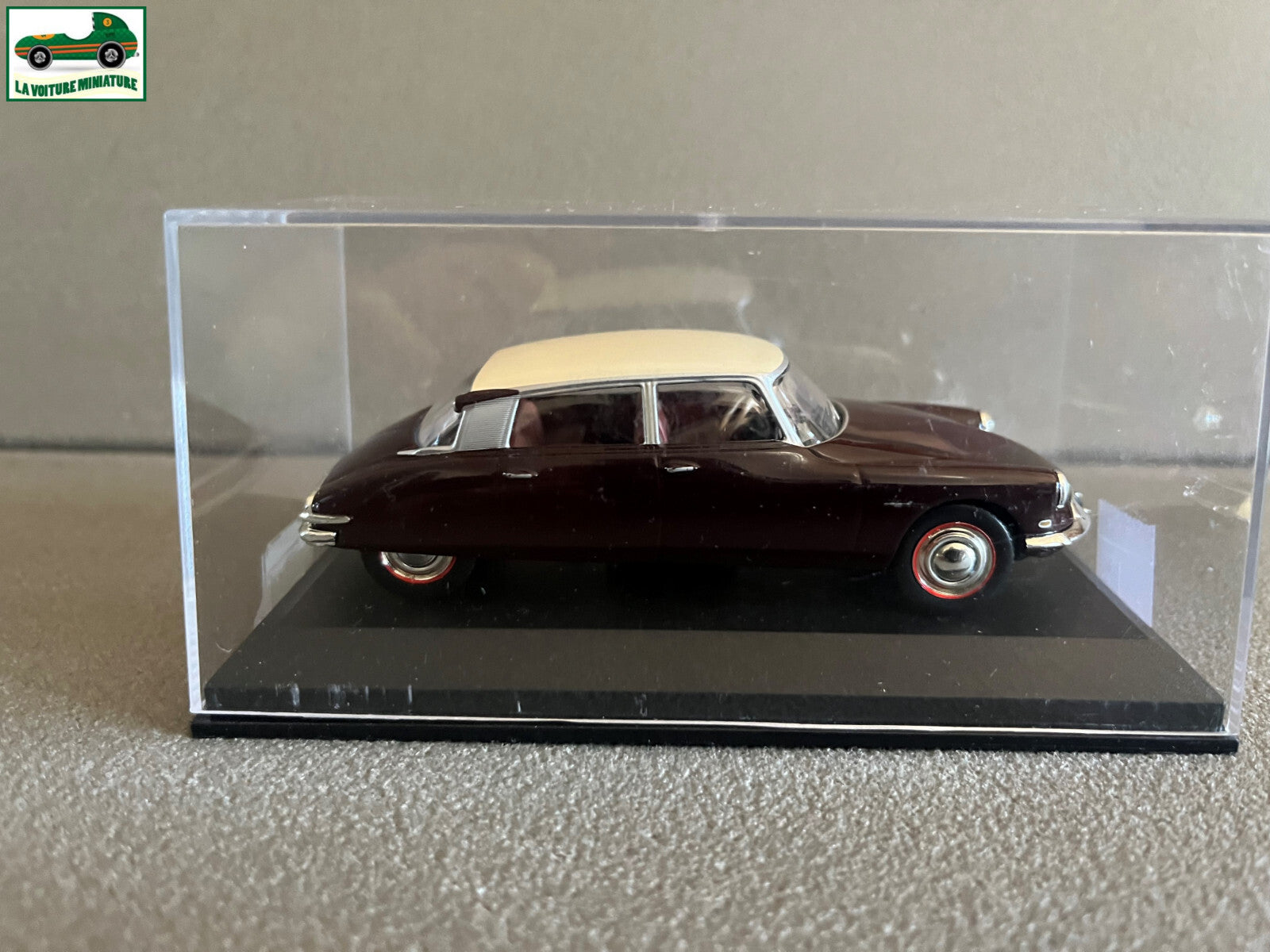 Voiture Miniature Citroen DS DS19 1957 au 1/43