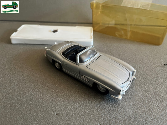 Voiture miniature Mercedes Benz 300 SL Guisval au 1/30