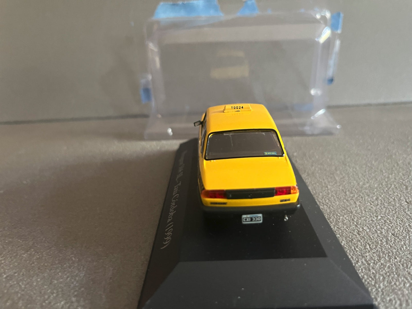 Voiture Miniature Peugeot 504 Taxi Cordoba 1999 Ixo Argentine au 1/43