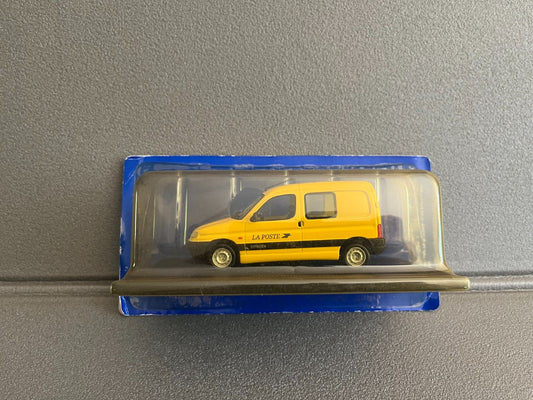 Voiture Miniature Camion Publicitaire Citroen Berlingo La Poste 1997 au 1/43