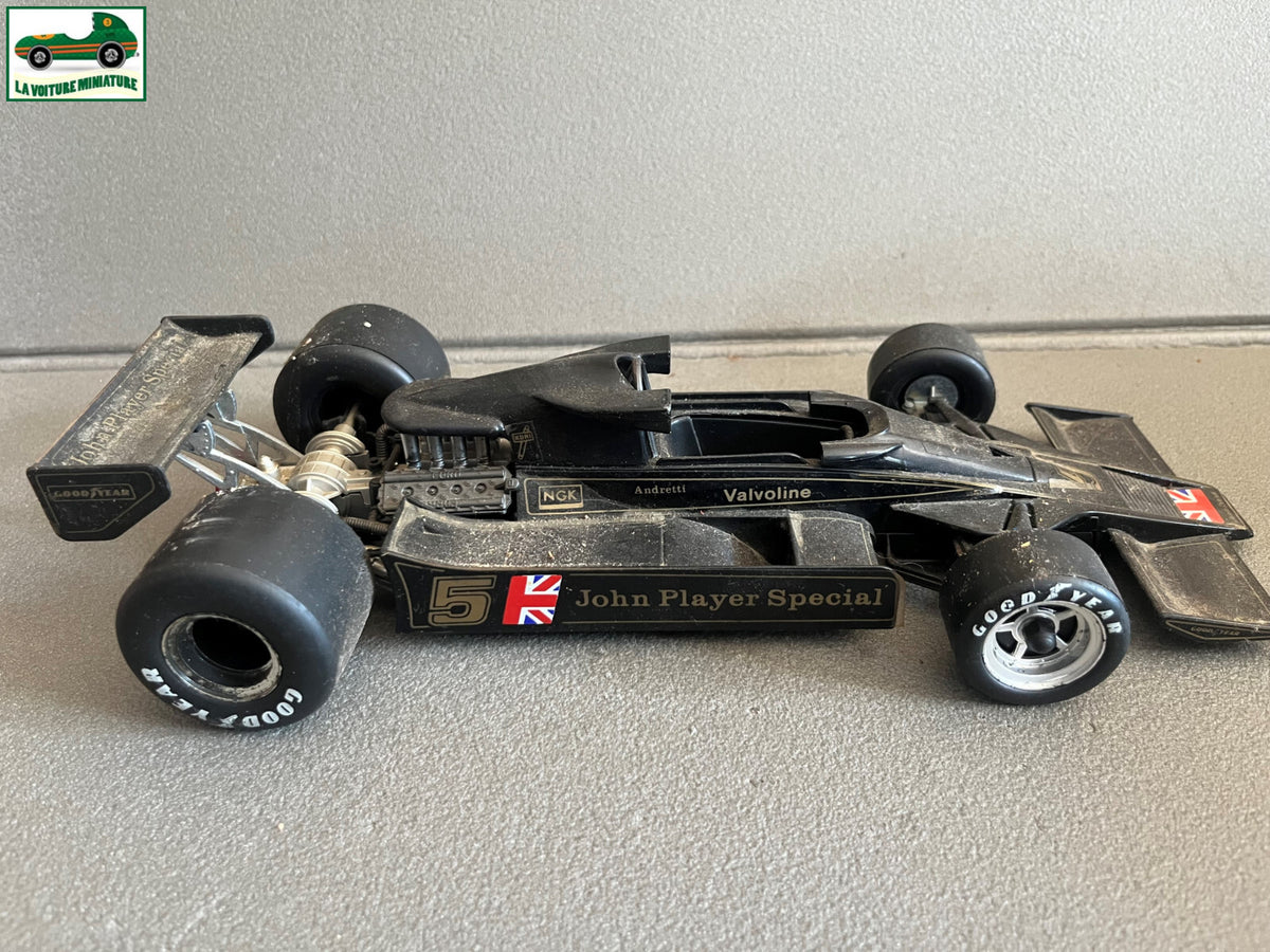 Ancienne Voiture Miniature Lotus JPS MK3 F1 Polistil Italy au 1/16