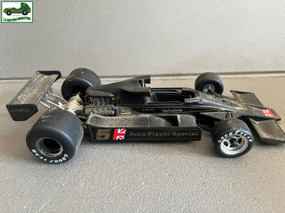 Ancienne Voiture Miniature Lotus JPS MK3 F1 Polistil Italy au 1/16