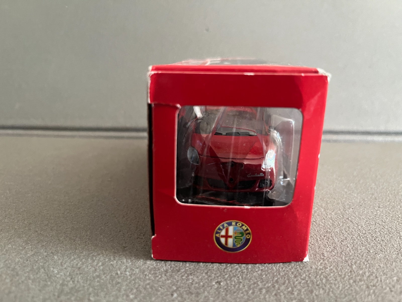 Voiture Miniature Alfa Romeo Giulietta Norev au 1/43