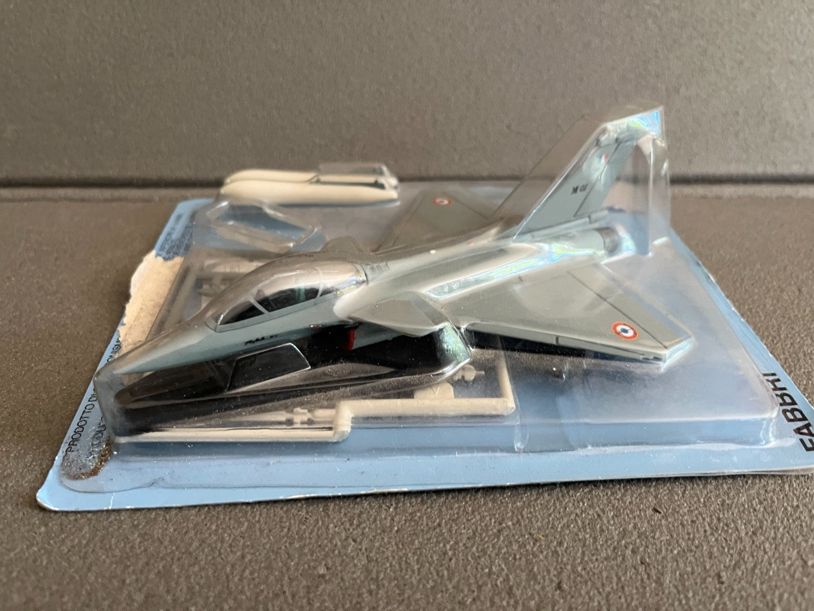 Avion miniature Militaire Rafale M Fabbri Italeri 1/100