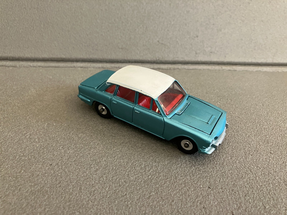Ancienne Voiture Miniature Triumph 2000 135 Meccano England Dinky Toys 1/43
