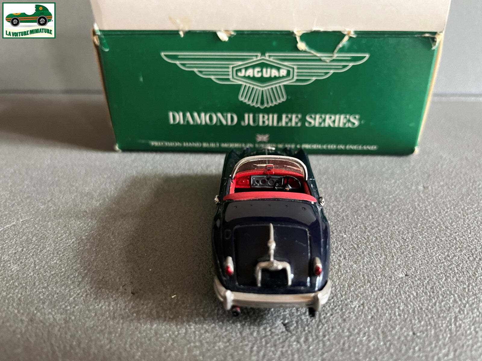 Voiture Miniature Diamond Jubilee Series Jaguar Model XK 150 au 1/43