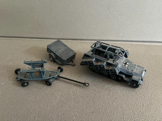 Ancienne Miniature Militaire Hanomag Rocket Launcher + Remorque Corgi Défauts