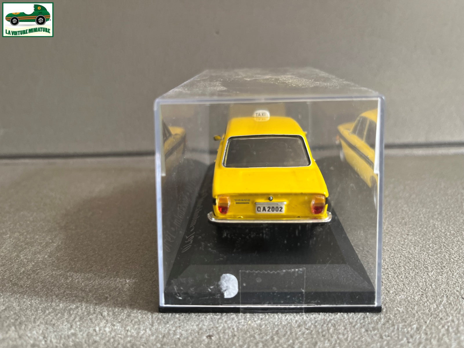 Voiture Miniature Volvo 144 Stockholm 1970 Taxi du Monde Altaya au 1/43