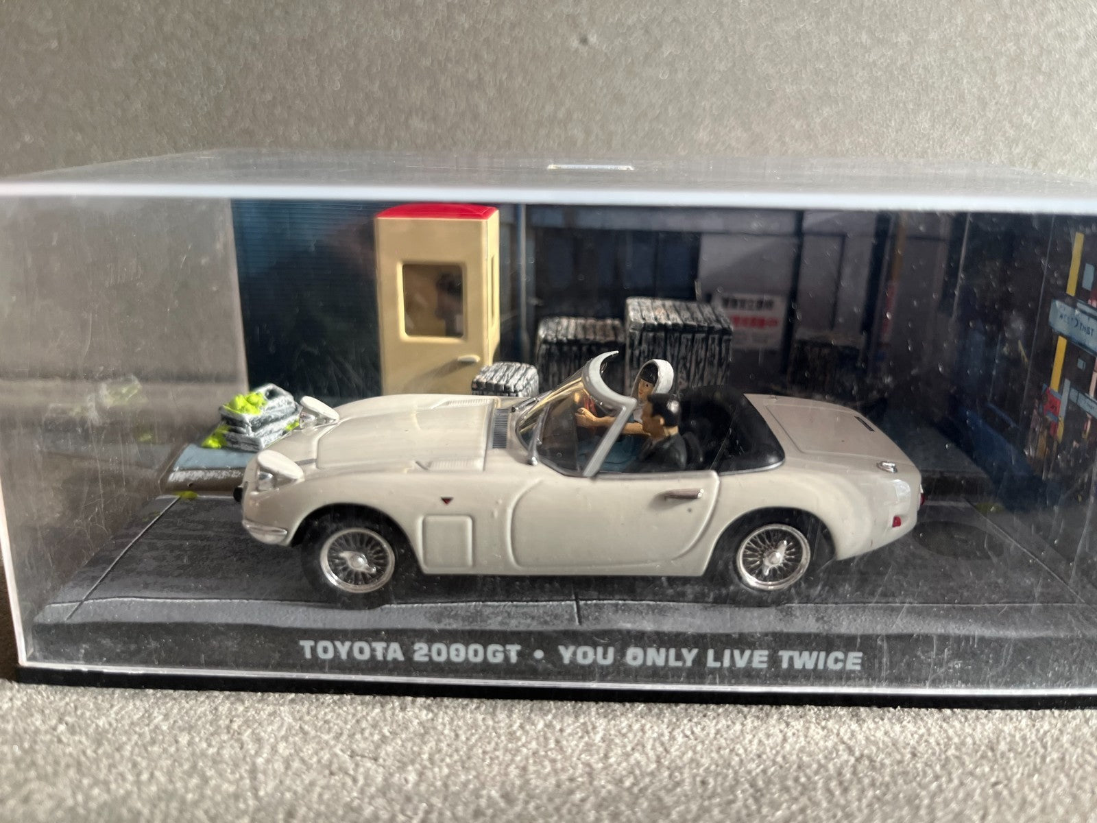Voiture miniature Toyota 2000 GT James Bond 007 1/43