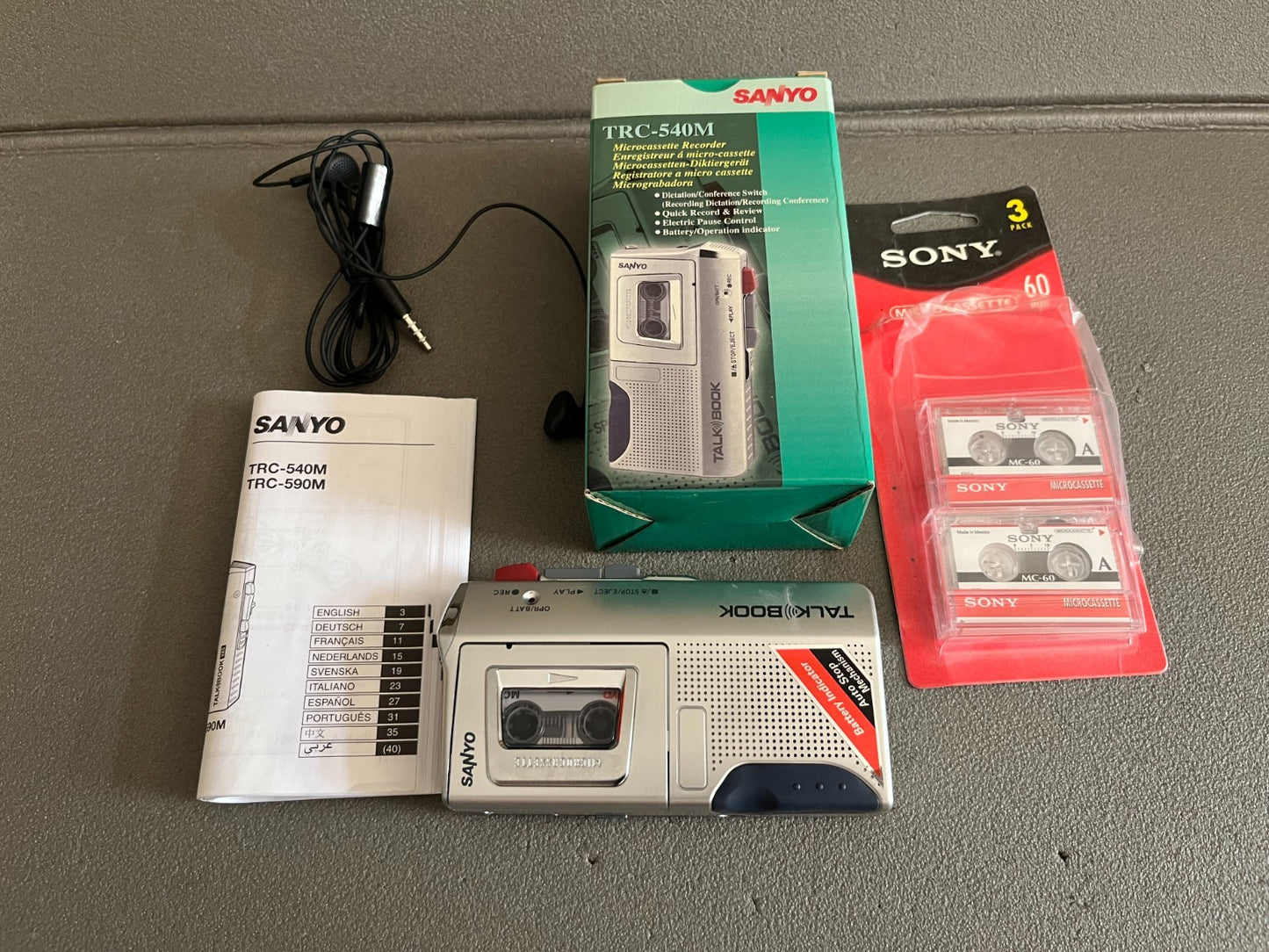 Ancien Magnétophone Micro Cassette Recorder Dictaphone Sanyo TRC-540M