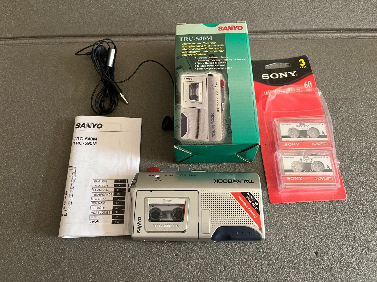 Ancien Magnétophone Micro Cassette Recorder Dictaphone Sanyo TRC-540M