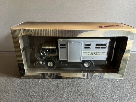 Voiture Miniature Camion D'autrefois Berliet Centre Hippique Ixo Altaya 1/43