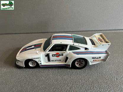 Ancienne Voiture Miniature Porsche 935 TT Martini Racing Burago au 1/24 Epave