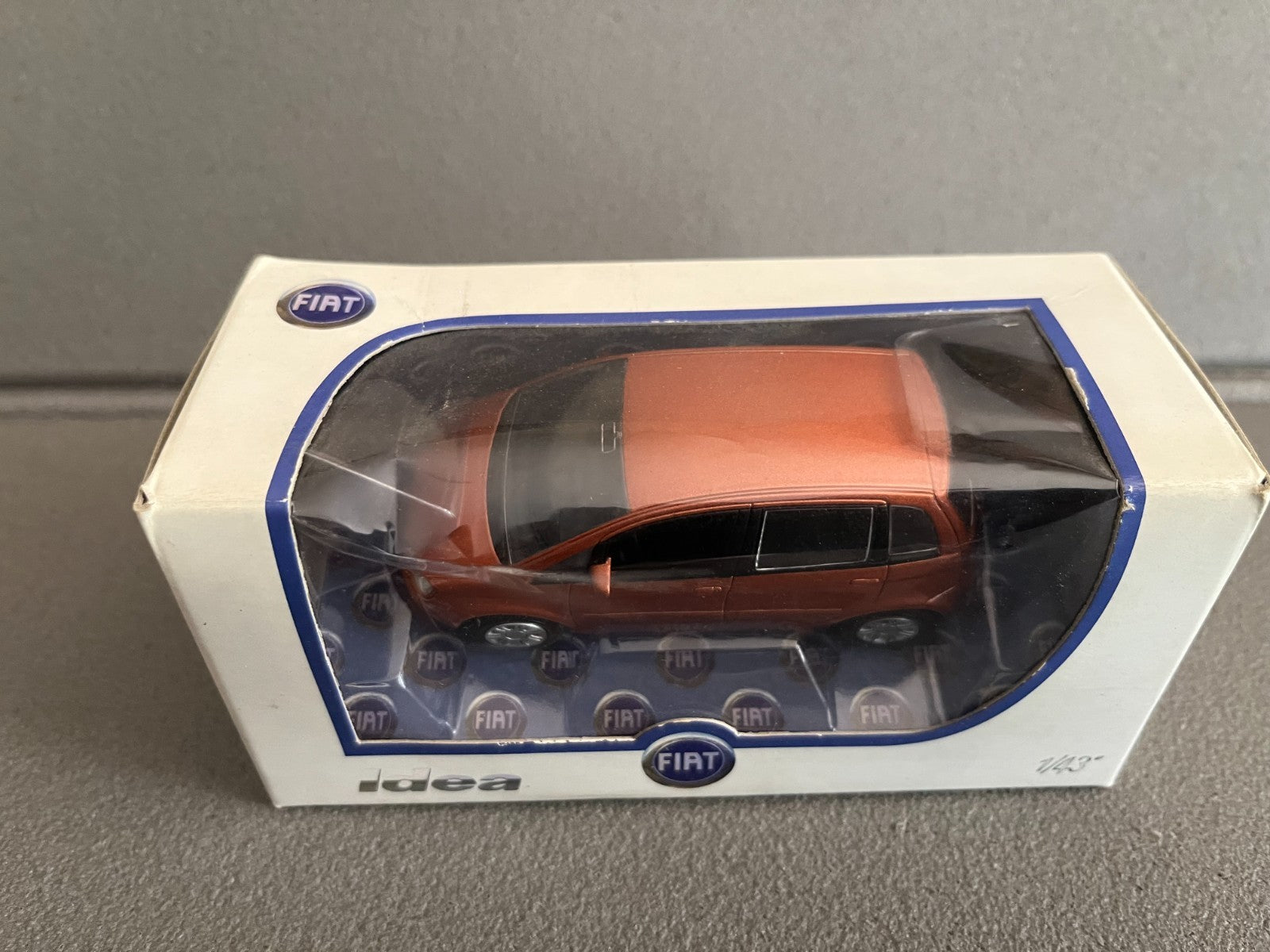 Voiture Miniature Fiat Idea Norev au 1/43