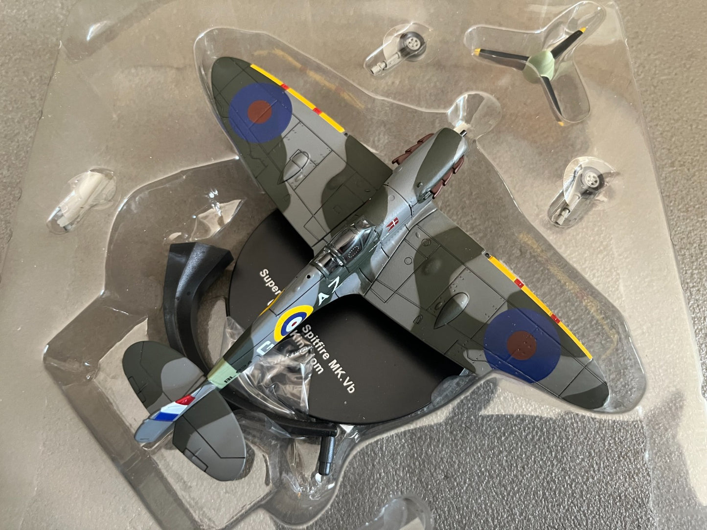 Avion miniature Militaire 2e Guerre Supermarine Spitfire Mk Vb Altaya 1/72