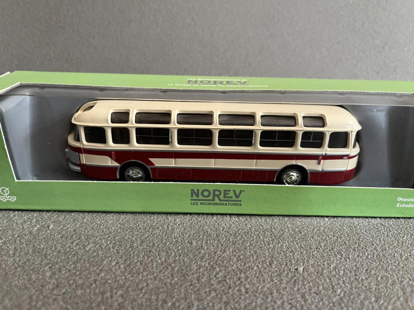 Voiture Miniature Autobus Saviem SC1 Norev HO 1/86 1/87