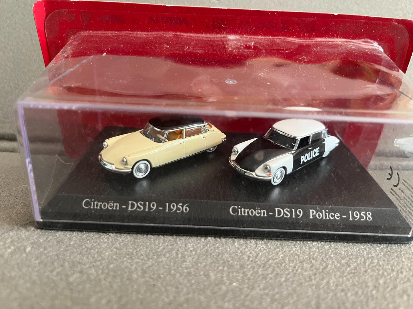 Voiture Miniature Duo Citroen DS 19 1956 + Police 1958 Universal Hobbies 1/87 HO