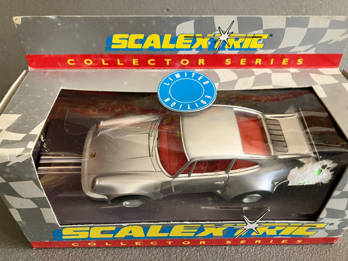 Voiture Miniature Circuit Porsche Carrera 911 RSR 3000 C330 Scalextric 1/32