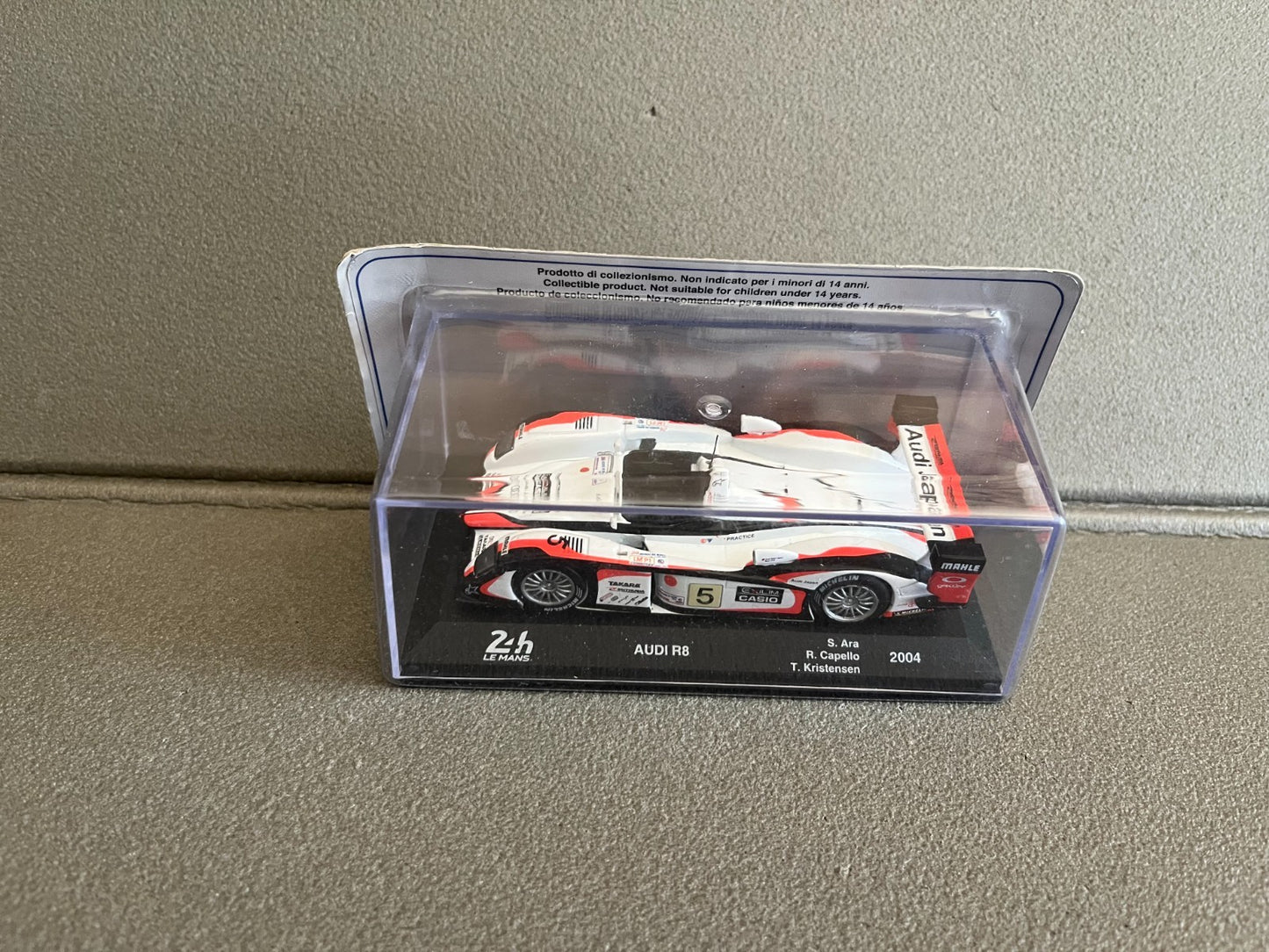 Voiture miniature Collection Audi R8 24h Le Mans 2004 1/43