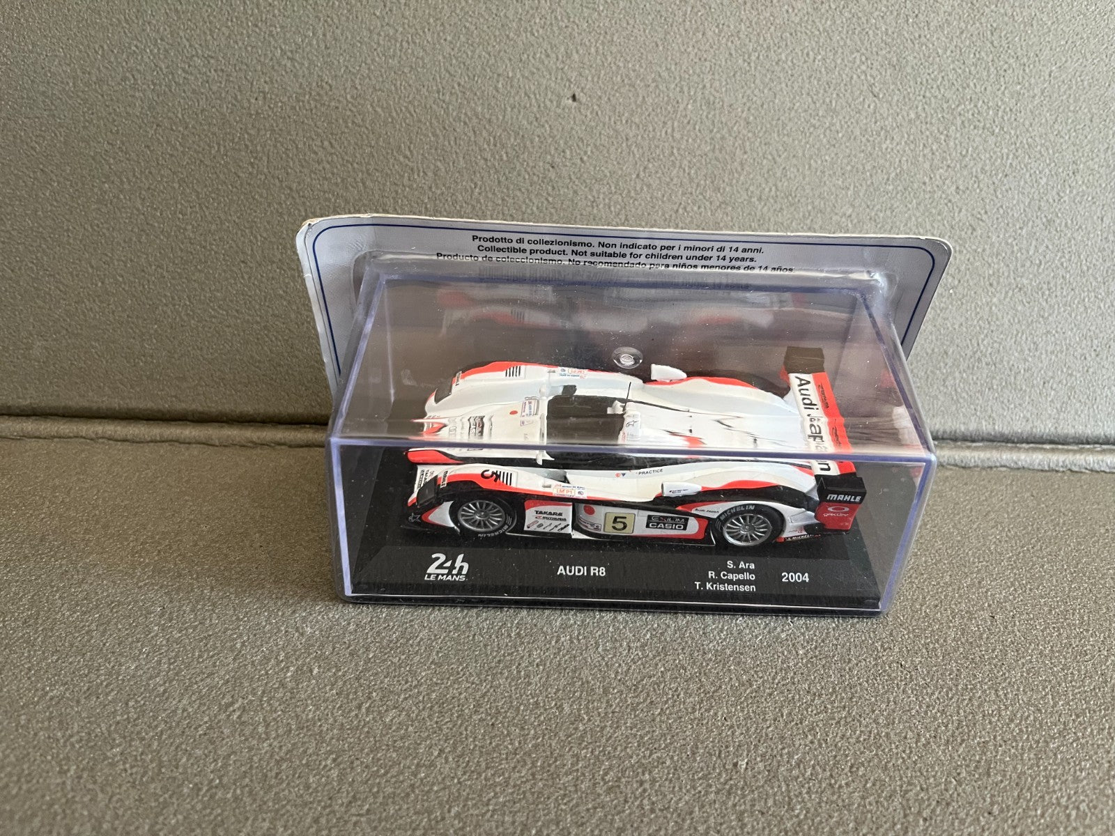 Voiture miniature Collection Audi R8 24h Le Mans 2004 1/43