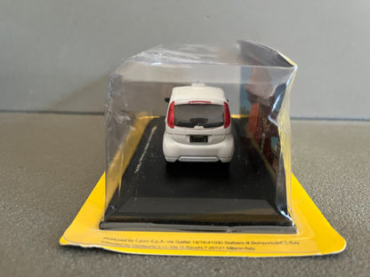 Voiture Miniature Mitsubishi i-MiEV Tokyo 2010 Taxi du Monde au 1/43