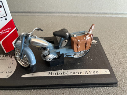 Moto Miniature Cyclomoteur  Scooter Motobécane AV88 Solido  1/18