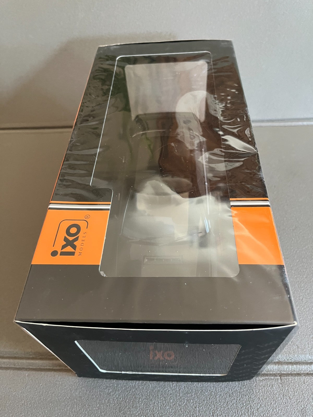 Voiture miniature Subaru Legacy RS 1991 IXO au 1/18