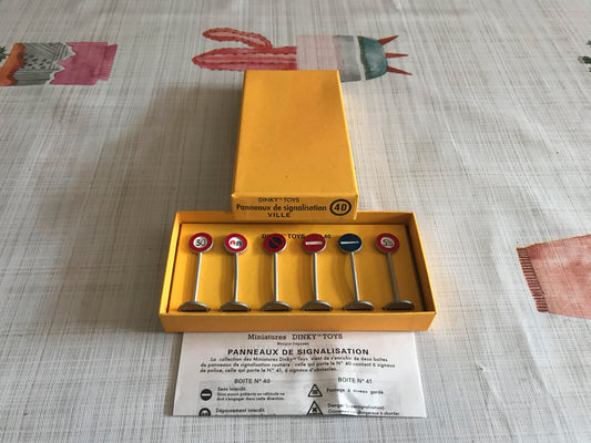 Voiture miniature Panneaux de Signalisation Routière 40 Dinky Toys Atlas 