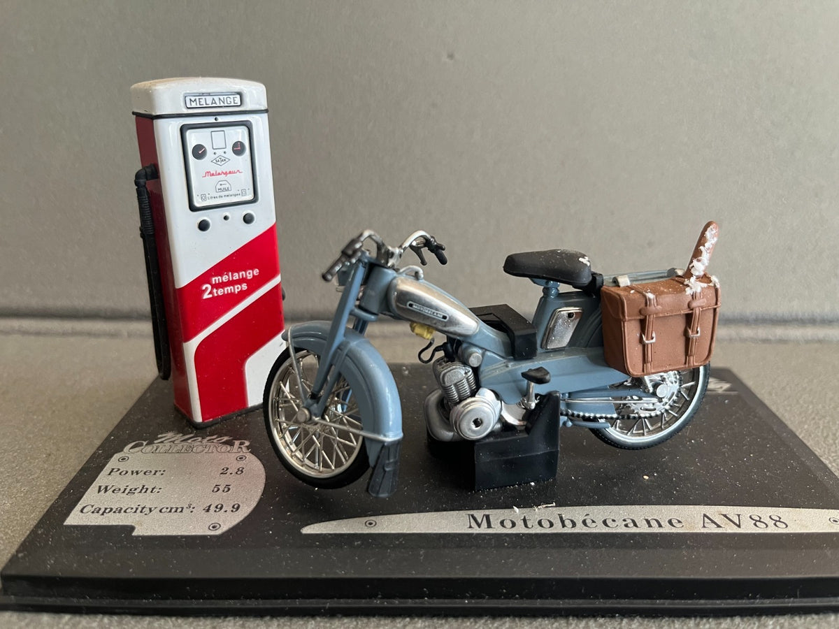 Moto Miniature Cyclomoteur  Scooter Motobécane AV88 Solido  1/18