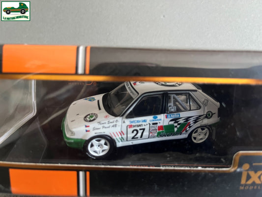 Voiture Miniature Skoda Felicia Kit Car #27 Rallye Suede 1995 Ixo au 1/43