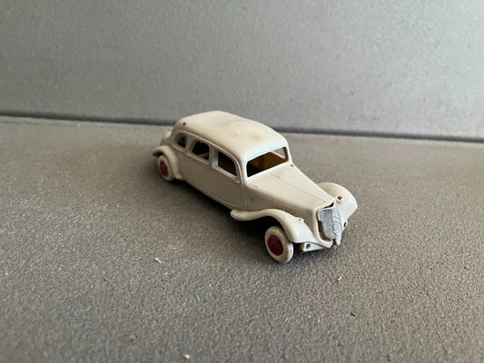Ancienne Voiture Miniature Citroen Traction 15 Six Norev Plastique France Epave