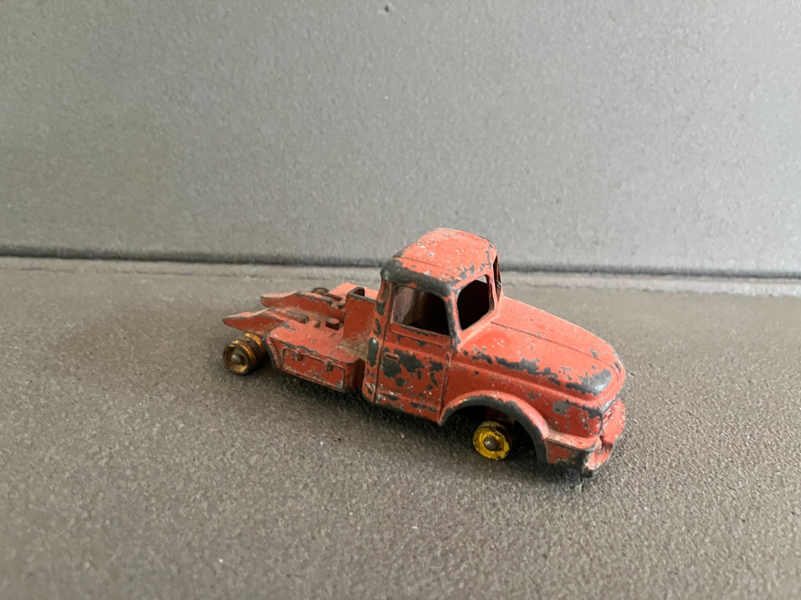 Ancienne Miniature Camion porteur Willeme Dinky Toys Meccano France Epave