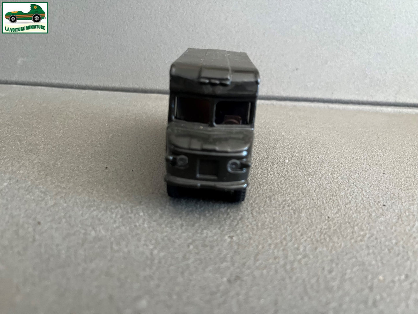 Ancienne Voiture Miniature Camion Livraison Colis UPS 1/40