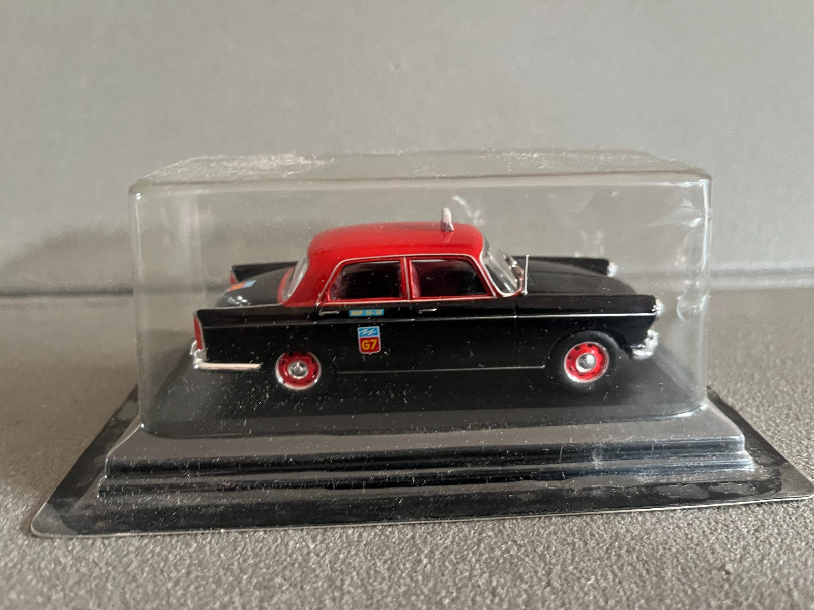 Voiture Miniature Peugeot 404 Paris 1962 Taxi Du Monde au 1/43 Altaya