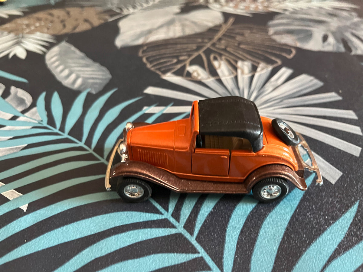 Ancienne Voiture Miniature Ford Roadster N°8875 Made in China Friction