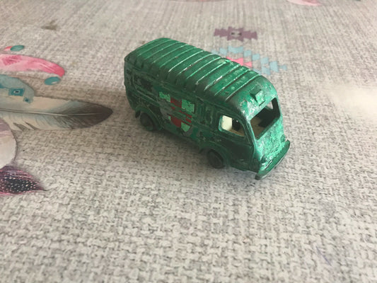 Ancienne Voiture Miniature Camion Renault 1000 Kgs CIJ France Epave