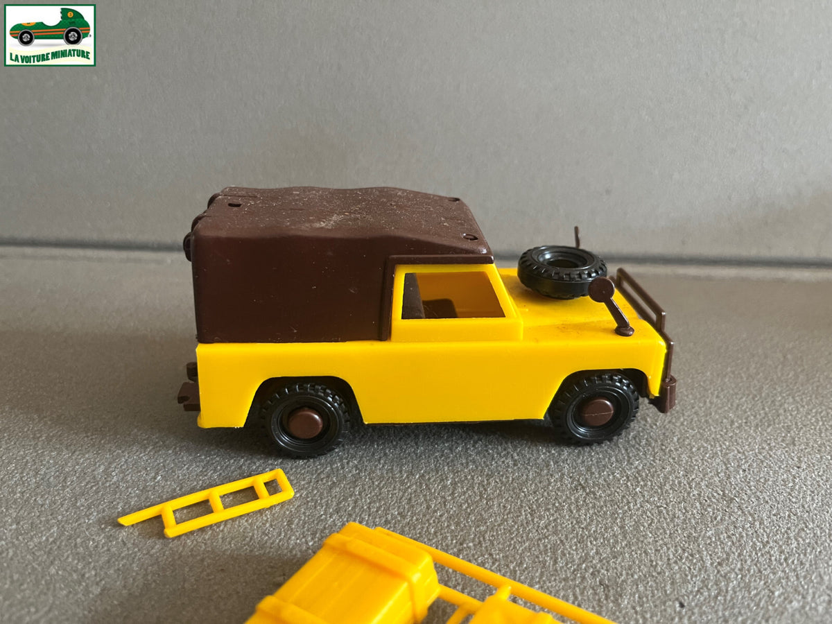 Ancienne Voiture Miniature Plastique 4x4 Land Rover Mob France Epave