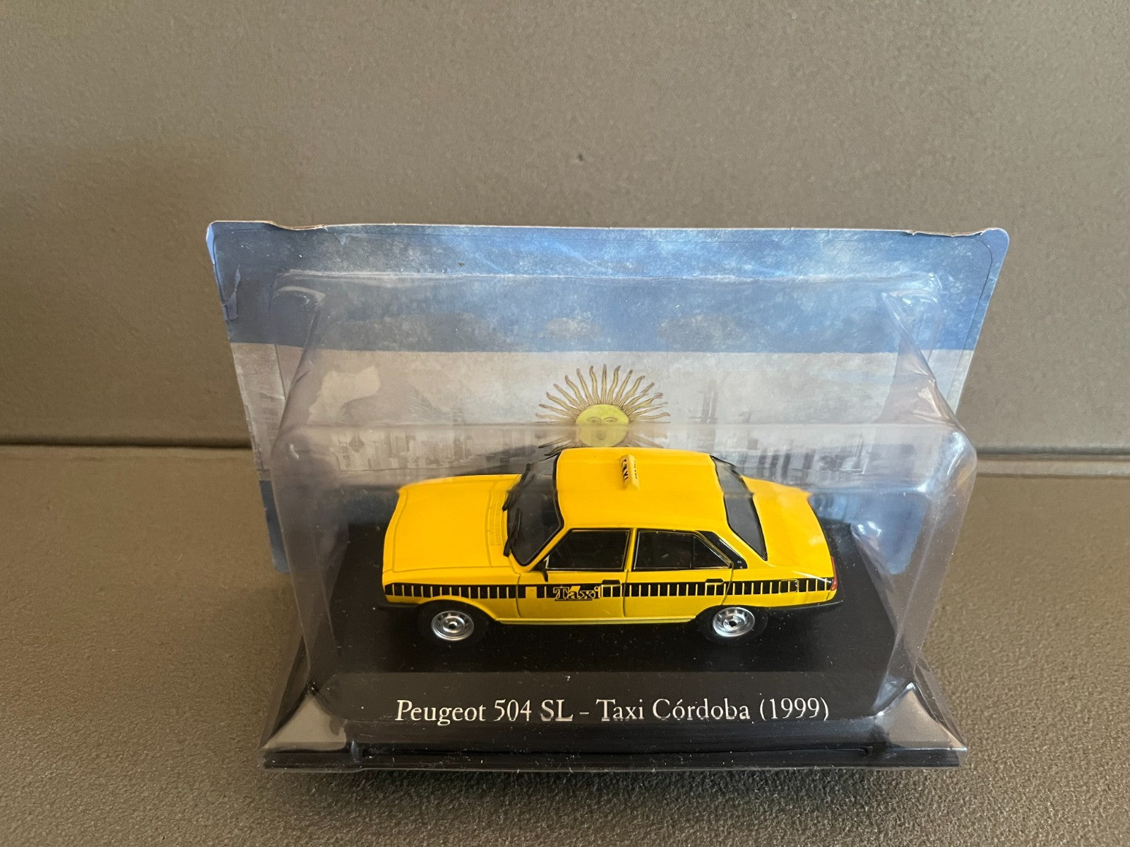 Voiture Miniature Peugeot 504 Taxi Cordoba 1999 Ixo Argentine au 1/43