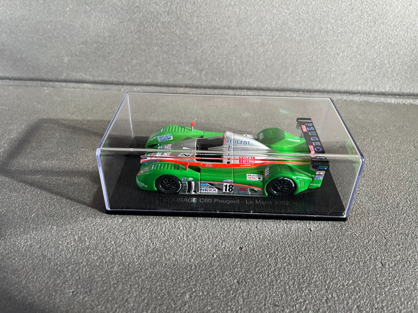 Voiture Miniature Courage C60 Peugeot Le Mans 2002 Spark Hachette 1/43