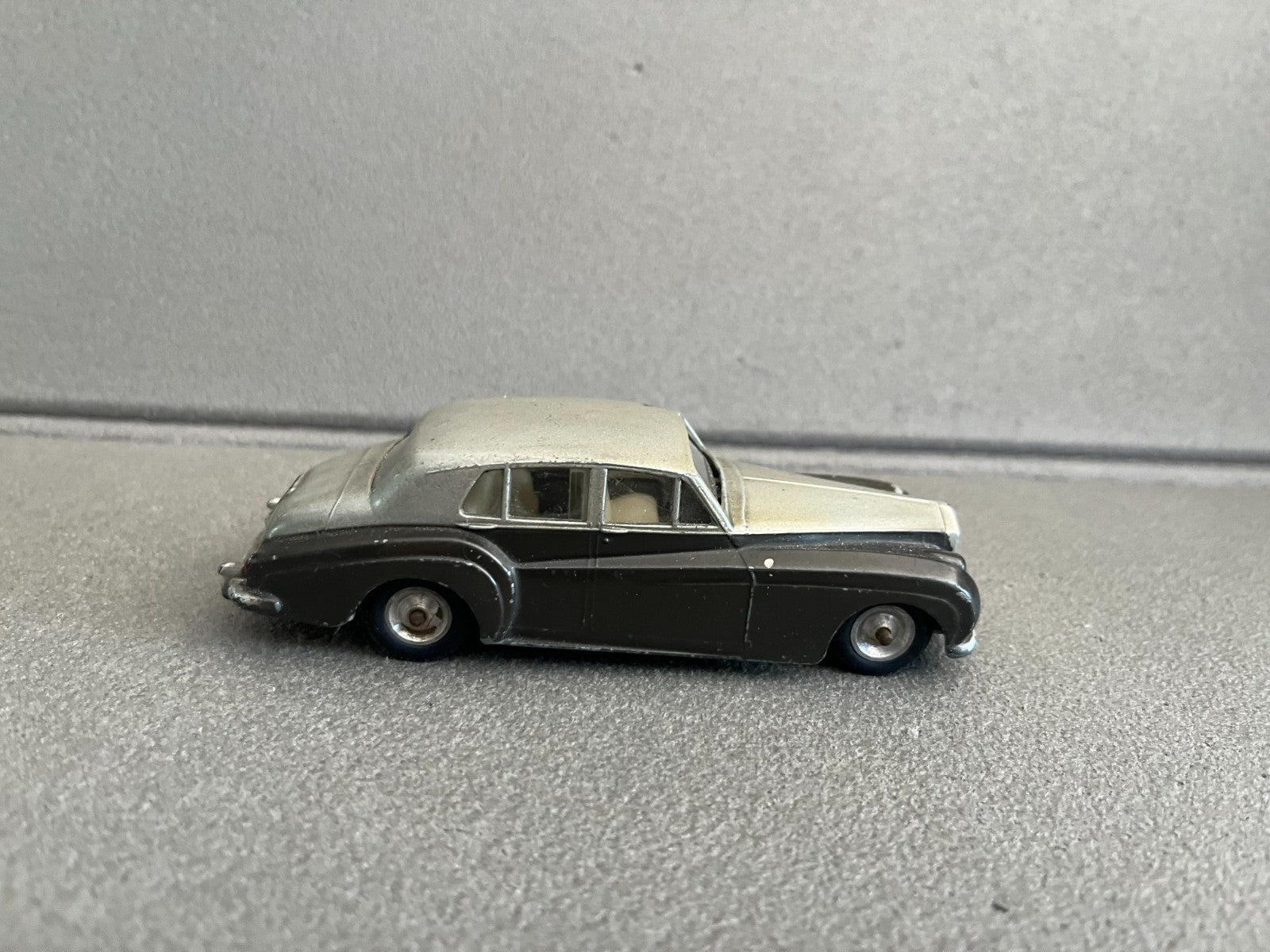 Ancienne Miniature Voiture Rolls Royce Silver Cloud Solido Serie 100 France